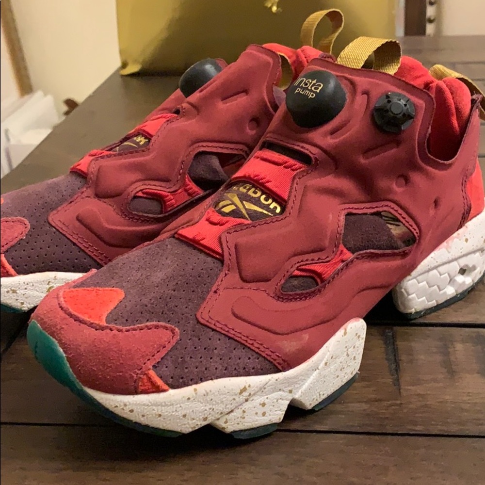 NEVER WORN Reebok Instapump sneakers